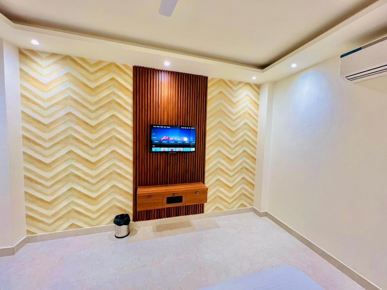 Hotel Riverb Нью-Делі Екстер'єр фото